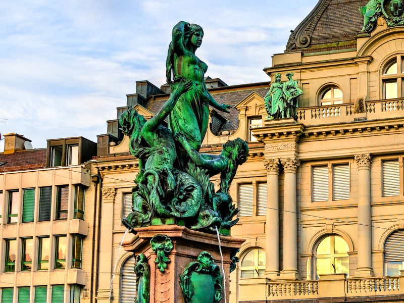 Broderbrunnen: Un manantial intemporal de historia en San Gall 2 Broderbrunnen en San Gall