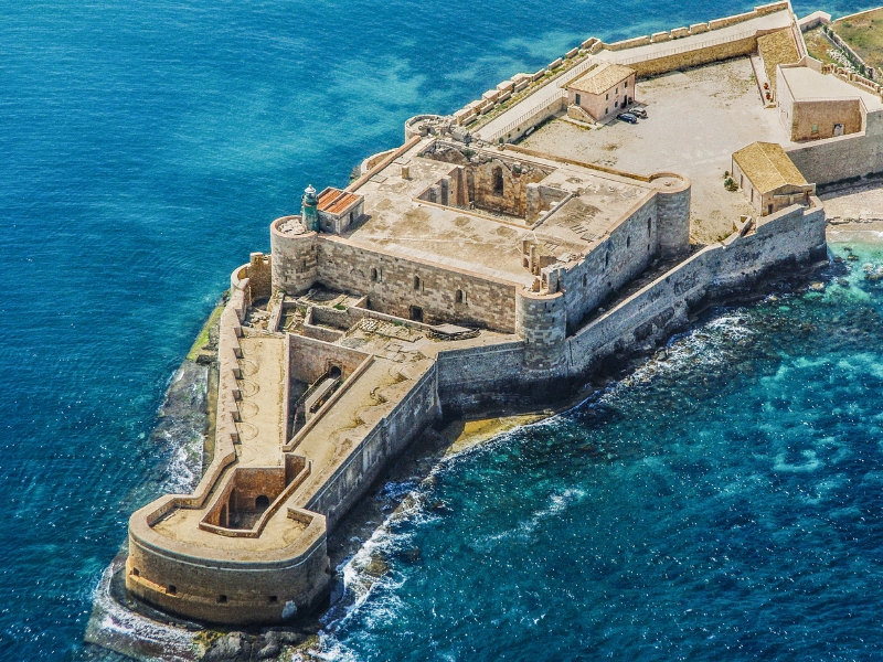 Discover the Castello Maniace: Syracuse's Historic Fortress