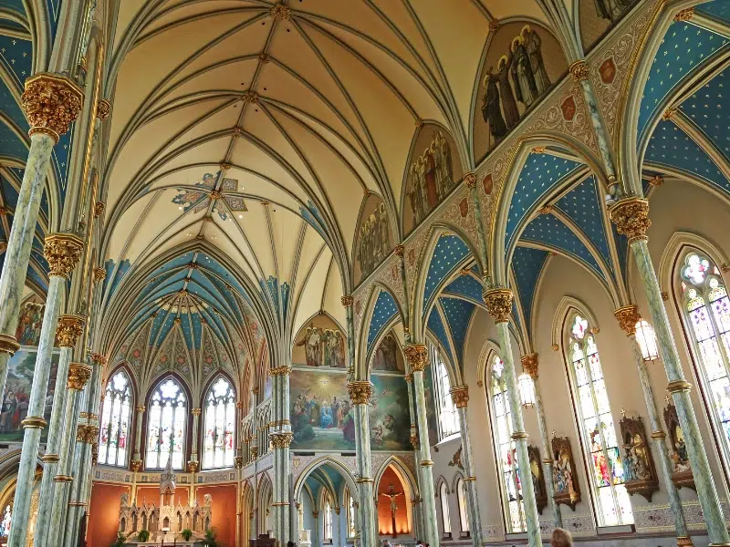 Die Kathedrale St. John Baptist: Ein zeitloser Schatz in Savannah 3 Kathedrale St. John Baptist in Savannah