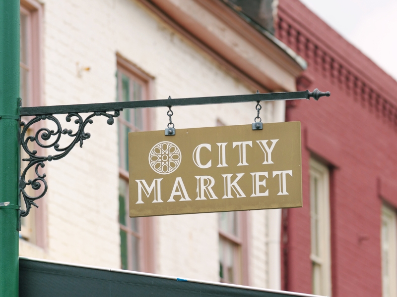 Savannah City Market: Un vibrante centro de arte, cultura e historia 2 Mercado de Savannah