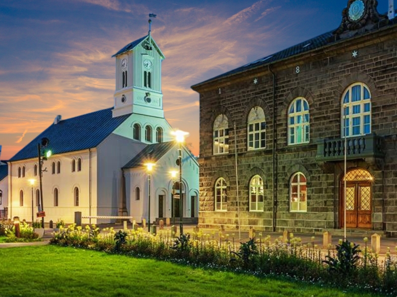 Domkirkjan: Ein Leuchtfeuer des Glaubens und der architektonischen Schönheit in Island 3 Domkirkjan in Reykjavik