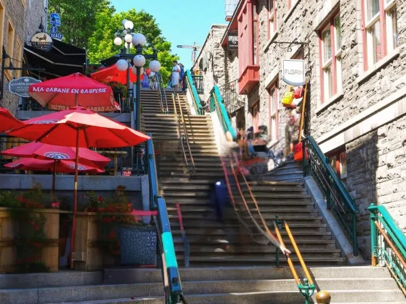 Escalier Casse-Cou: Ein historischer Aufstieg durch das Herz von Quebec City 2 Escalier Casse-Cou in Quebec