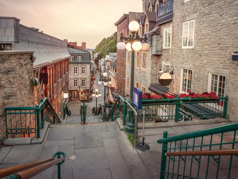 Escalier Casse-Cou: Ein historischer Aufstieg durch das Herz von Quebec City 1 Escalier Casse-Cou in Quebec