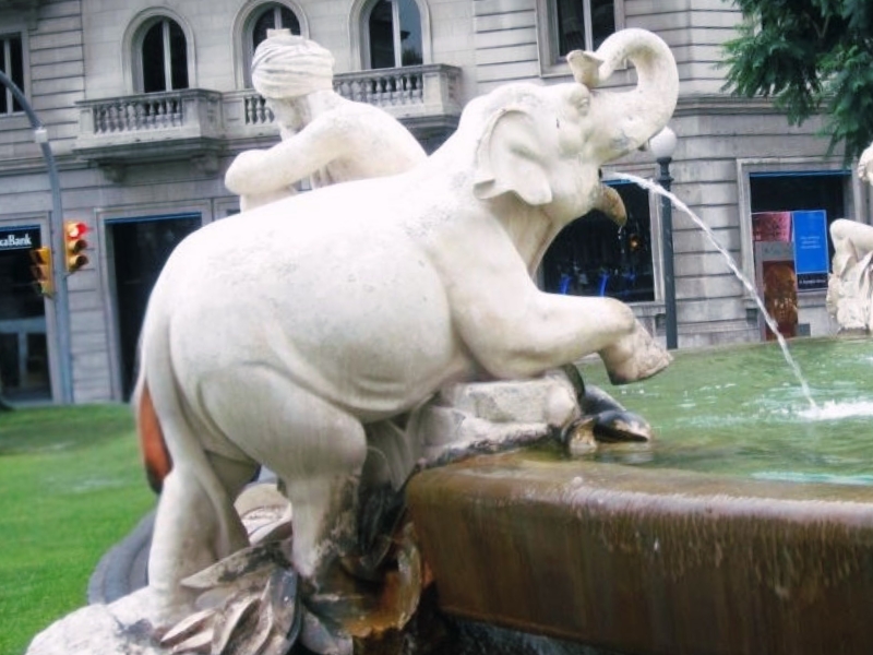 Font del Centenari: un simbolo di storia, democrazia e orgoglio civico 2 Font del Centenar a Tarragona
