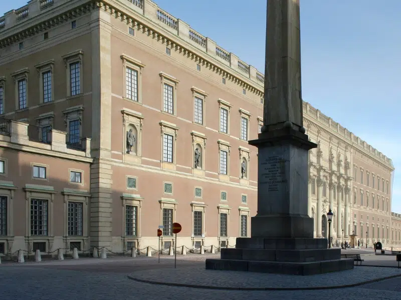 O Obelisco de Gustavo III: Um Monumento ao Patriotismo e à Coragem em Estocolmo 2 Obelisco de Gustavo III em Estocolmo