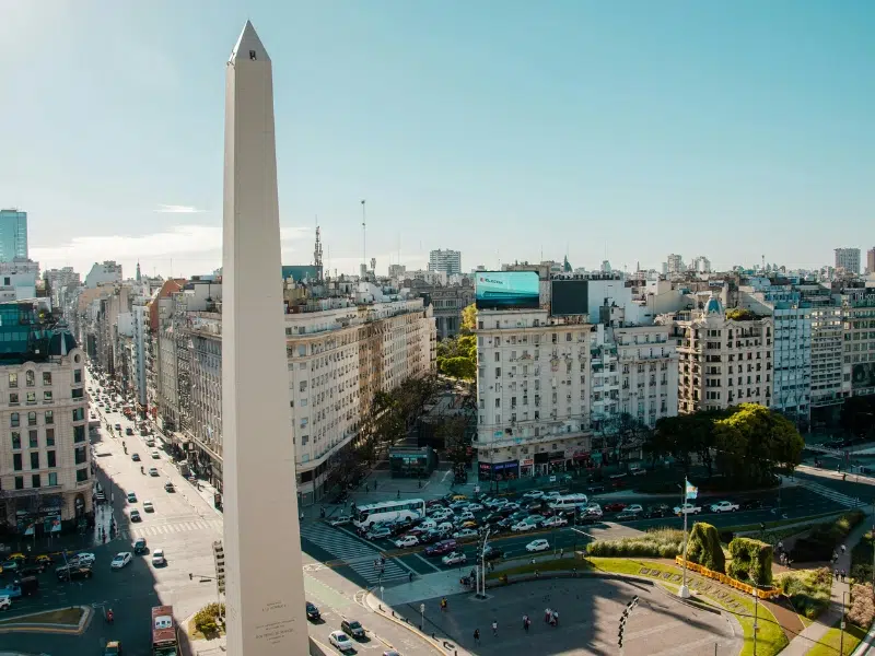 O Obelisco de Gustavo III: Monumento ao Patriotismo e à Coragem em Estocolmo 1 Obelisco de Gustavo III em Estocolmo