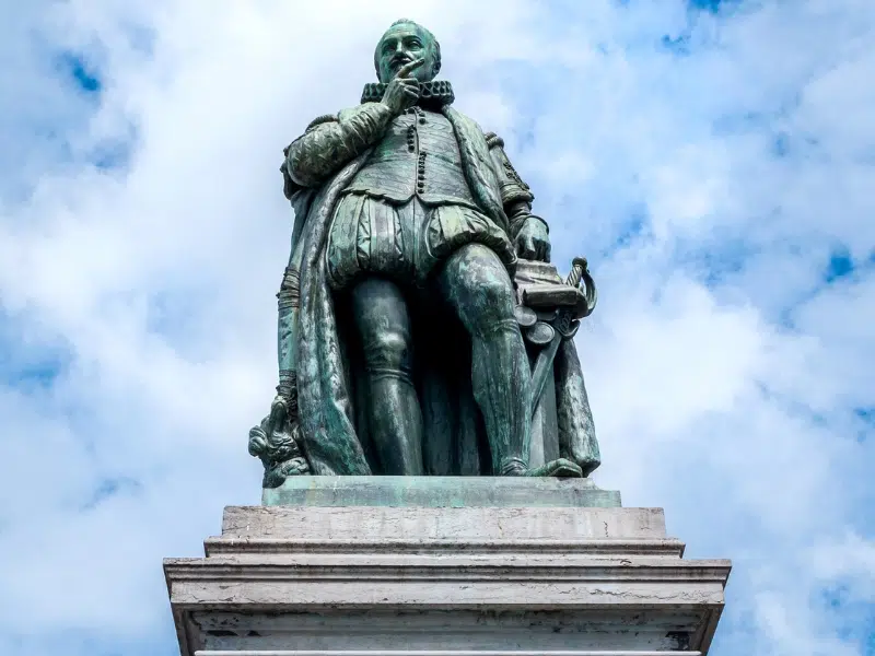 Het Plein: Das politische und soziale Herz von Den Haag 2 Het Plein in Den Haag