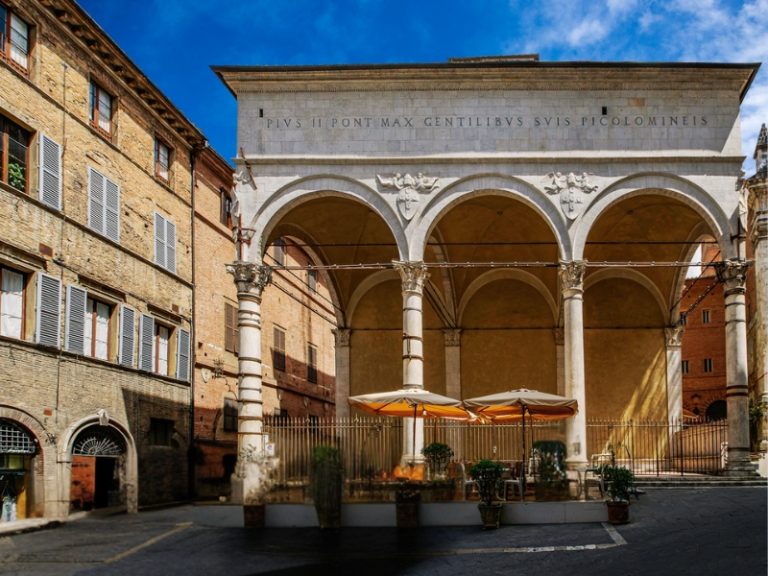 Loggia del Papa in Siena