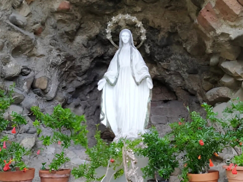 Madonna della Scala: Uno sguardo alla fede e alla devozione di Rimini 3 Madonna della Scala a Rimini