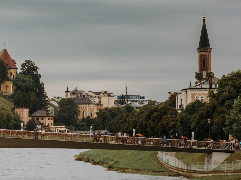 Marko-Feingold-Steg: uma ponte de memória e amor em Salzburgo 3 Marko-Feingold-Steg em Salzburgo
