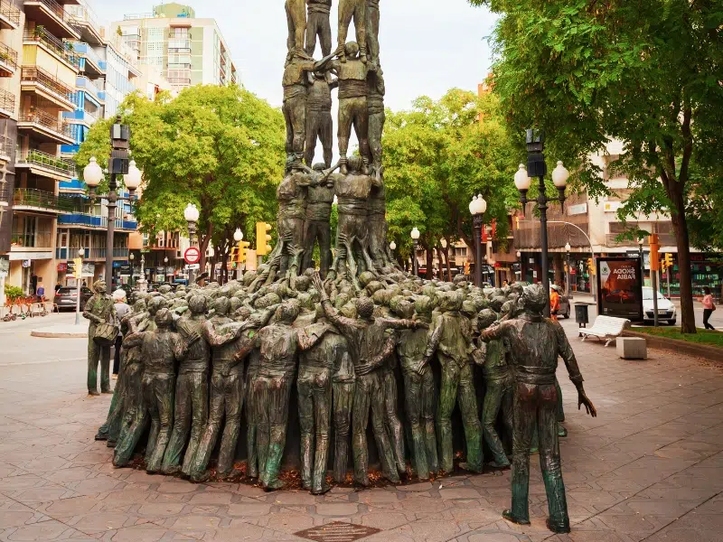 Monument als Castellers : Une tour en hommage à la culture catalane 2 Monument des Castellers à Tarragone