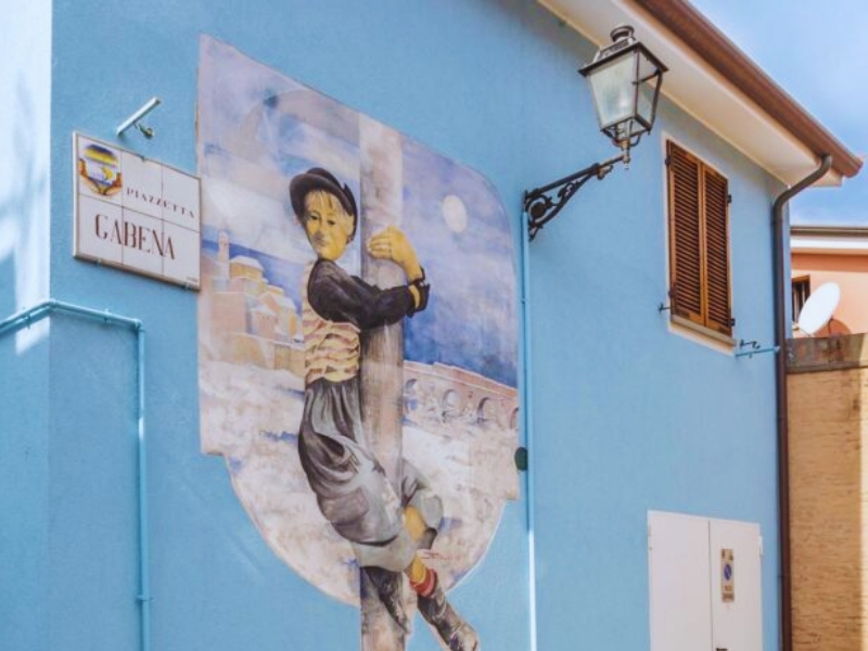 Οι τοιχογραφίες του Borgo Sangiuliano στο Ρίμινι: ένας περίπατος στο χρόνο 1 Τοιχογραφίες του Borgo στο Ρίμινι