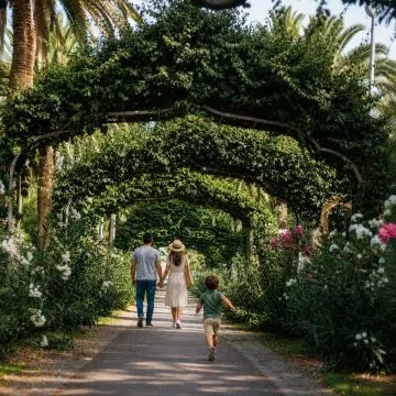 O Parque García Sanabria é um exuberante oásis urbano repleto de plantas exóticas, fontes, esculturas e passadiços sombreados que oferece um refúgio tranquilo no coração de Santa Cruz de Tenerife.