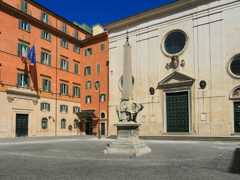 Piazza della Minerva: Uma joia escondida no coração de Roma 3 Piazza della Minerva em Roma