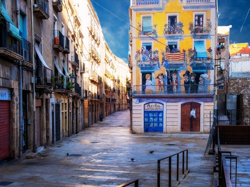 Plaça dels Sedassos: Una tela vivente di arte e storia 2 Plaça dels Sedassos a Tarragona