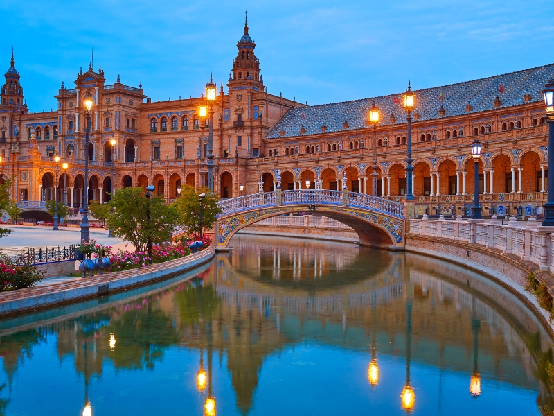 Plaza de España: Een monumentaal meesterwerk in Sevilla 1 Plaza de Espana in Sevilla