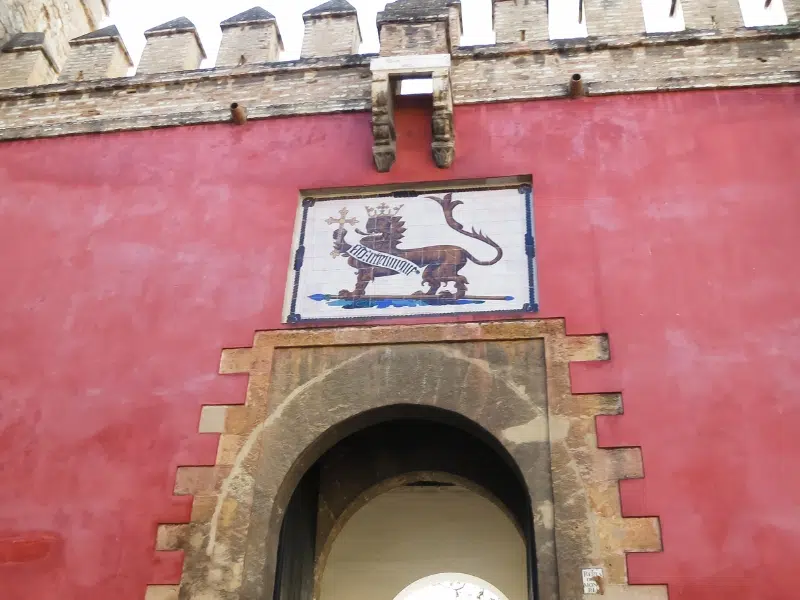A Puerta del León: Uma majestosa porta de entrada para o património real de Sevilha 3 Puerta del León em Sevilha