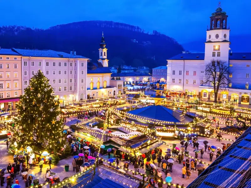 Residence Square: The Heart of Salzburg's Baroque Splendor 3 Residence Square in Salzburg