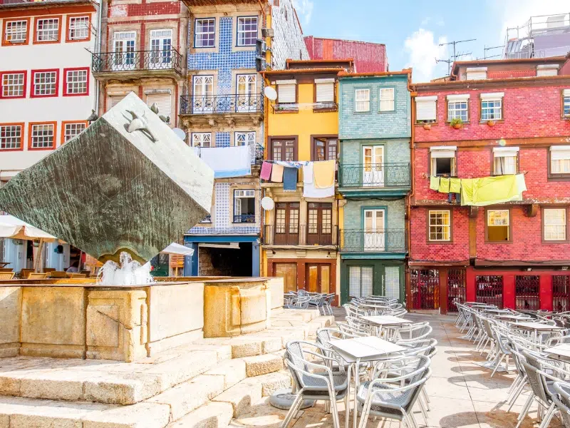 Place de la Ribeira à Porto