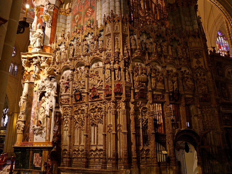 Katedra Santa Iglesia: Gotyckie arcydzieło wiary i sztuki 2 Katedra Santa Iglesia w Toledo