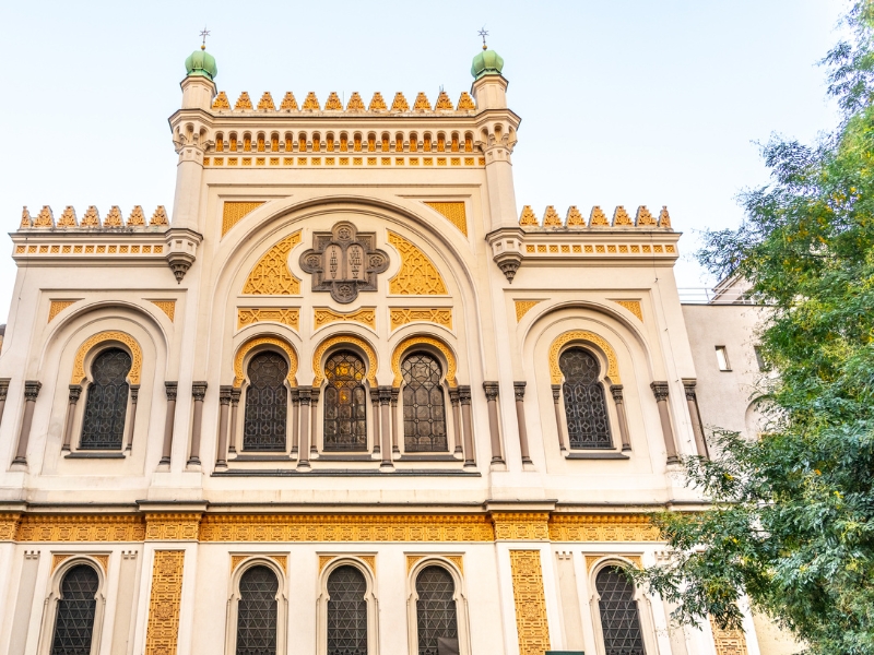 A Sinagoga Espanhola: Uma joia mourisca no coração de Praga 1 Sinagoga espanhola em Praga