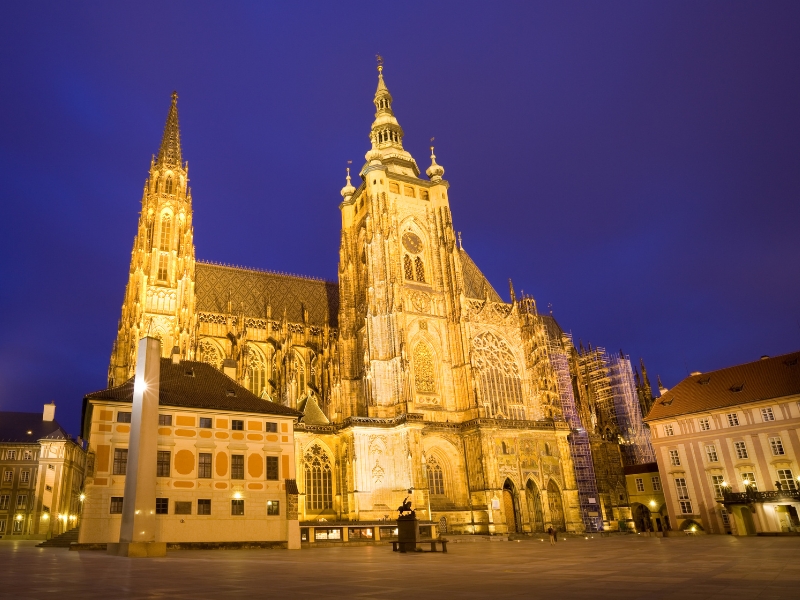 Sint-Vituskathedraal: Een gotisch meesterwerk bekroond door geschiedenis 3 Sint-Vituskathedraal in Praag