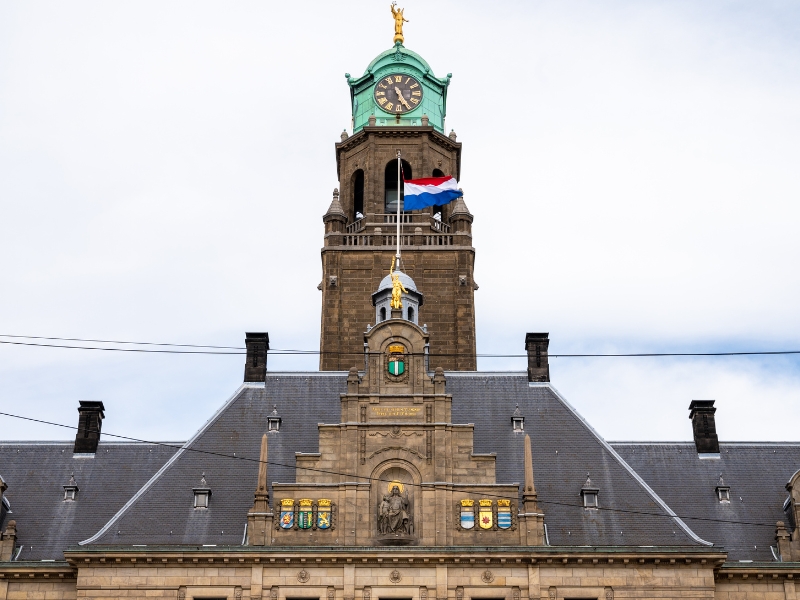 Stadhuis Rotterdam: Um Monumento à Resiliência e ao Orgulho Cívico 1 Stadhuis Roterdão