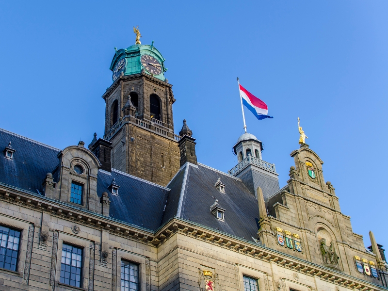 Stadhuis Rotterdam: Um Monumento à Resiliência e ao Orgulho Cívico 3 Stadhuis Roterdão