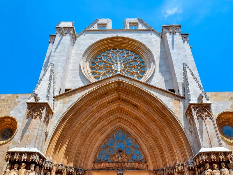 Kathedraal van Tarragona: Een majestueus symbool van geschiedenis, kunst en devotie 2 Kathedraal van Tarragona