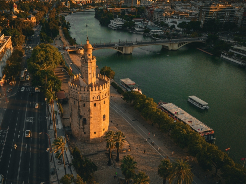 Torre del Oro: Złoty strażnik nad Gwadalkiwir 3 Torre del Oro w Sewilli