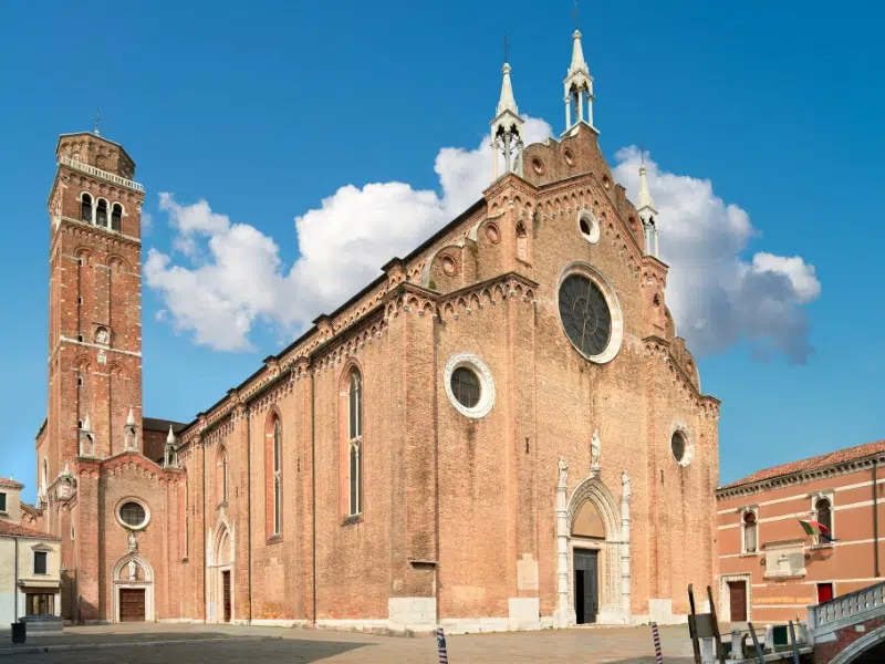 Basilica dei Frari : un testament de la foi et de l'art à Venise 1 Basilique dei Frari à Venise