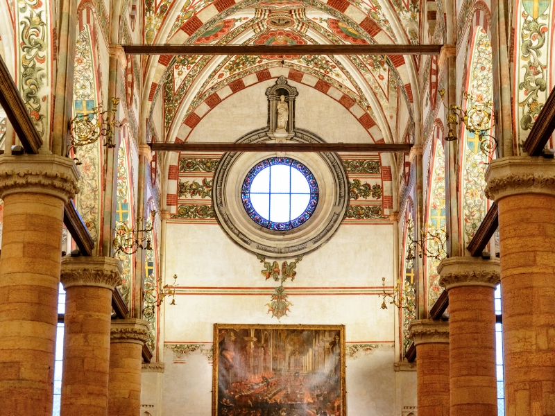 Basilique de Santa Anastasia : un chef-d'œuvre de l'architecture gothique et de l'art religieux 3 Basilique de Santa Anastasia à Vérone