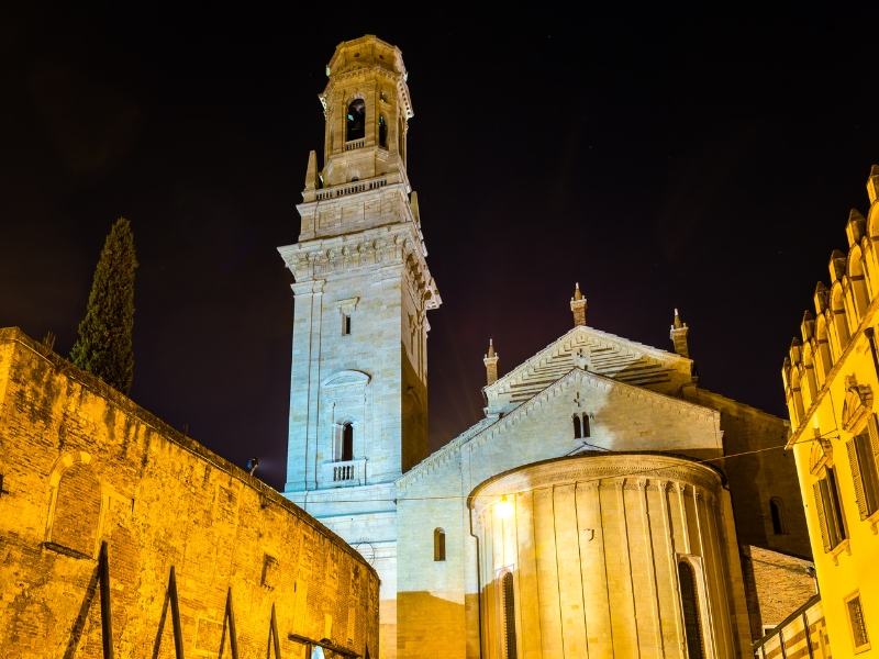 Cattedrale di Santa Maria Matricolare: Μνημείο της θρησκευτικής κληρονομιάς της Βερόνας 3 Cattedrale Santa Maria Matricolare στη Βερόνα