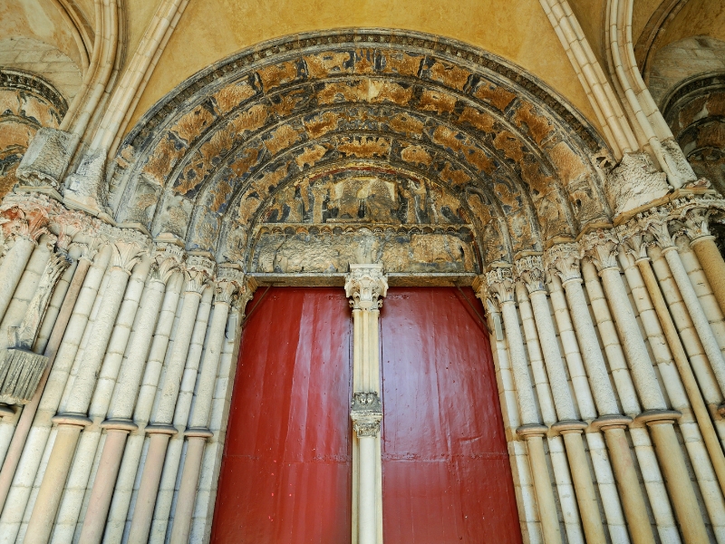 Iglesia de Nuestra Señora de Dijon: una obra maestra de la arquitectura gótica 2 Iglesia de Nuestra Señora de Dijon