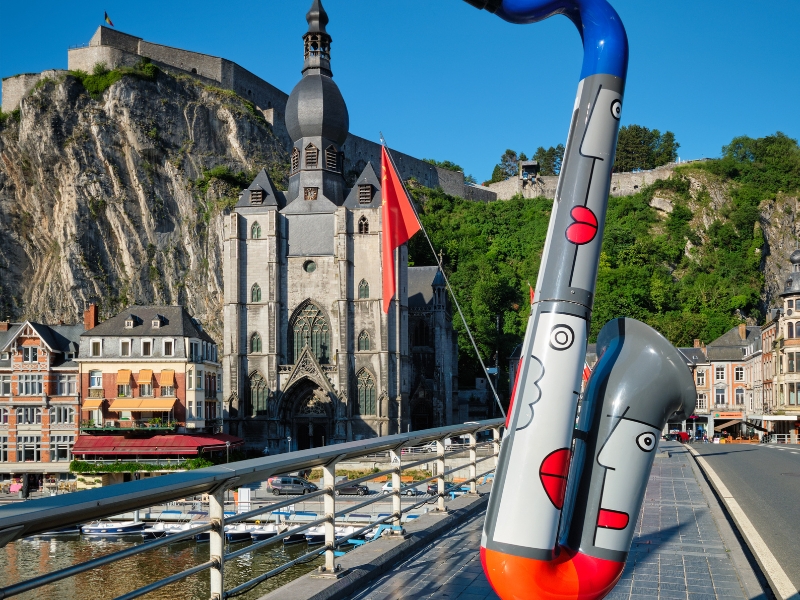 Pont Charles de Gaulle: Un ponte di storia e armonia a Dinant 3 Pont Charles de Gaulle a Dinant