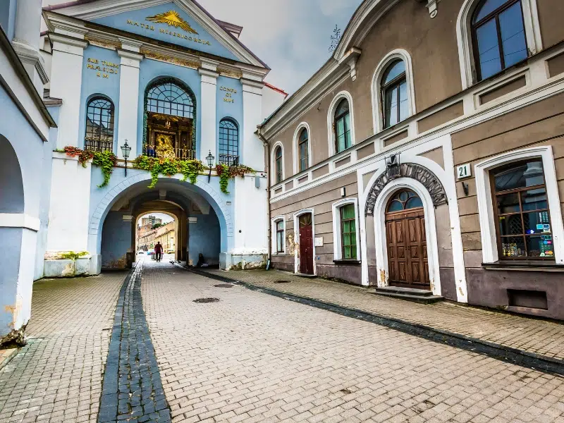 Die Pforten der Morgenröte: Ein Heiligtum des Glaubens und der Wunder im Herzen von Vilnius 1 Die Tore der Morgendämmerung in Vilnius