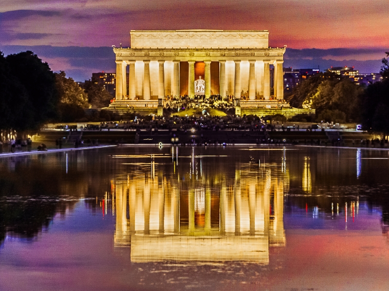 Lincoln Memorial: A Temple of Resolve and National Reverence in Washington 3 Lincoln Memorial in Washington