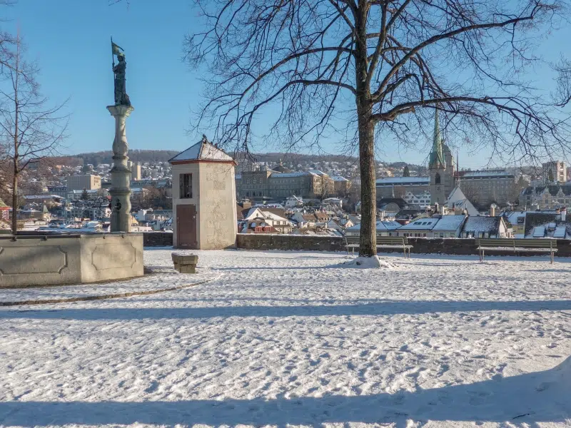 Lindenhof: Ein Panoramablick auf eine unvergleichliche Kulisse 1 Lindenhof in Zürich