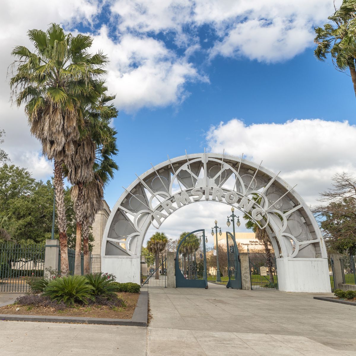 Caça ao tesouro e visita autoguiada a Nova Orleães 4 O Louis Armstrong Park é um belo parque histórico dedicado à lenda do jazz, com jardins luxuriantes, esculturas impressionantes e a famosa Praça do Congo, onde as tradições musicais africanas e afro-caribenhas lançaram as bases do jazz americano.