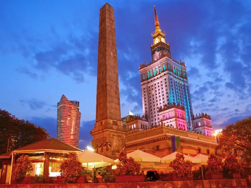 Obelisk Drogowskaz: A Point of History and Urban Orientation 3 Obelisk Drogowskaz in Warsaw