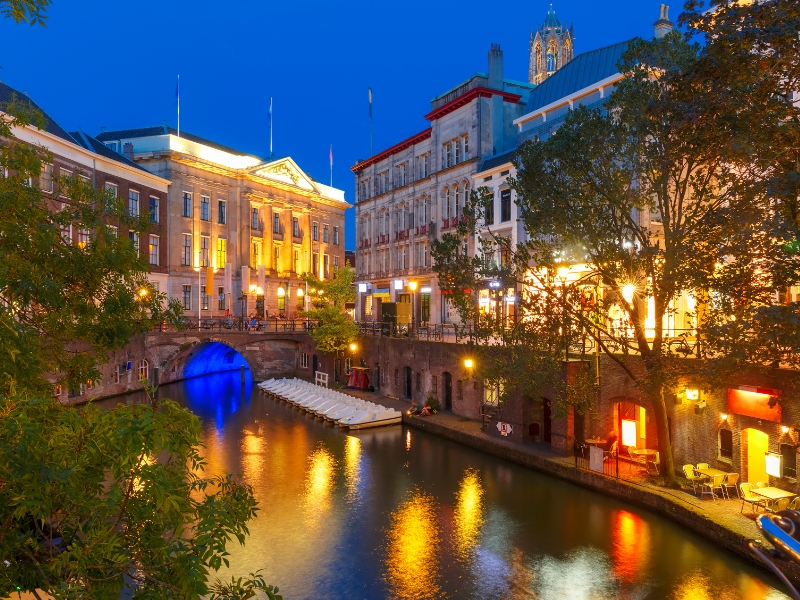 Oudegracht : Une plongée dans la voie d'eau historique d'Utrecht 3 Oudegracht à Utrecht