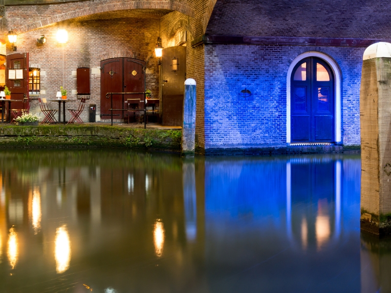 Oudegracht : Une plongée dans la voie d'eau historique d'Utrecht 2 Oudegracht à Utrecht