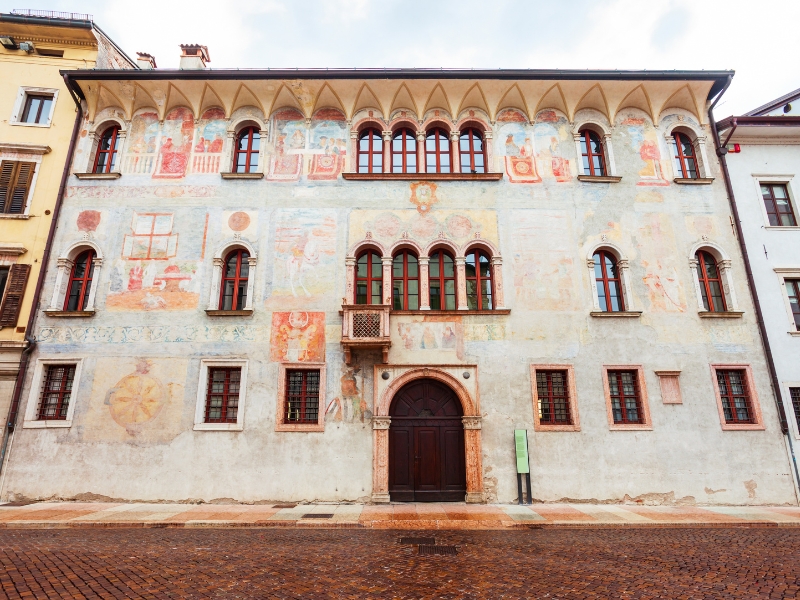 Palazzo Thun: Świadectwo arystokratycznego dziedzictwa Trydentu 1 Palazzo Thun w Trydencie