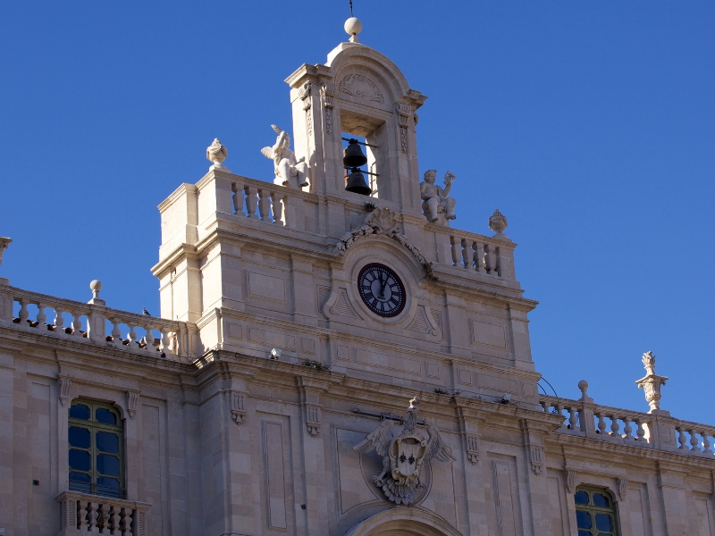 O santuário de um académico em pedra: Piazza Università in Catania 2 Piazza Università em Catânia