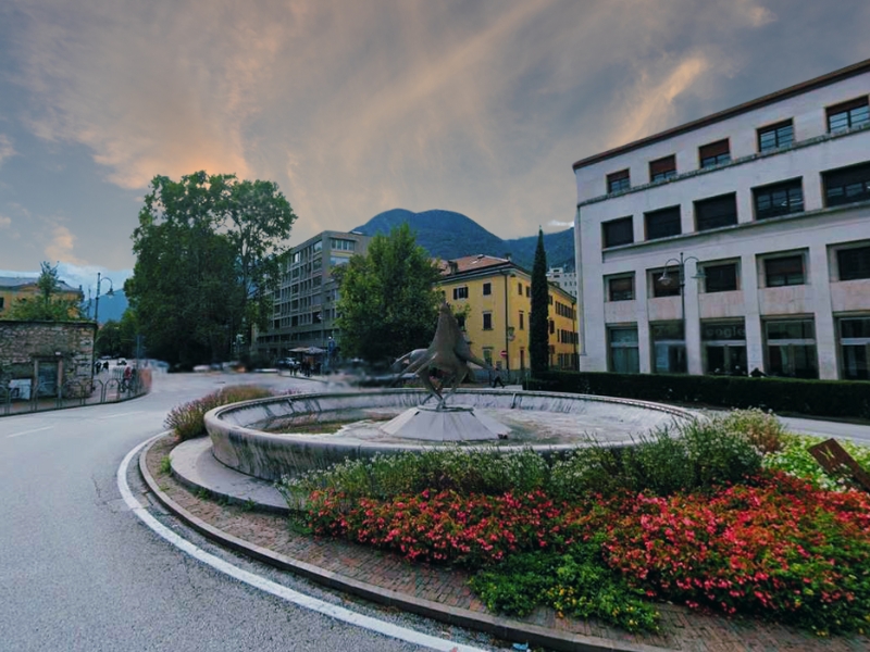 Piazza Venezia: A Symbol of Trento’s Venetian Heritage 1 Piazza Venezia in Trento
