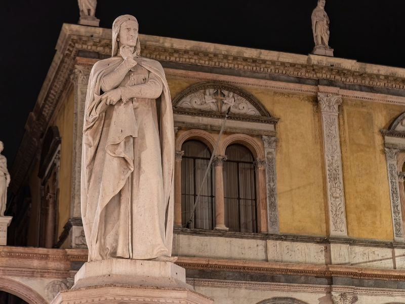 Piazza dei Signori: o coração político e cultural de Verona 3 Piazza dei Signori em Verona