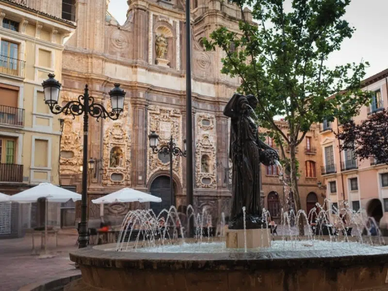 Plaza del Justicia: A Crucible of History in Zaragoza 1 Plaza del Justicia in Zaragoza
