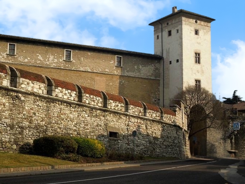 Port Aquila: symbol średniowiecznego dziedzictwa Trydentu 3 Port Aquila w Trydencie