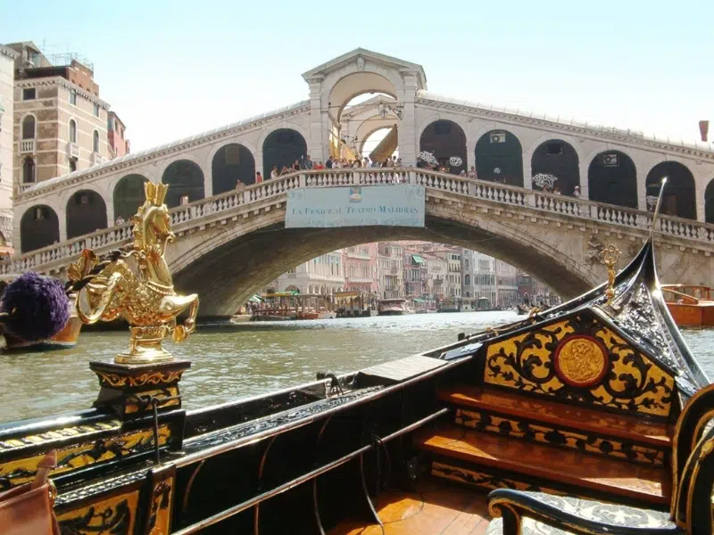 Rialtobrücke in Venedig