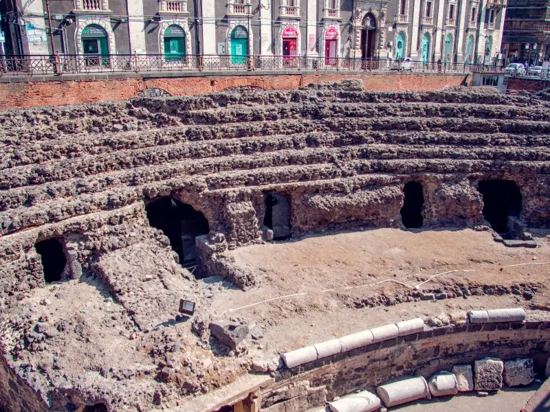 Romeins amfitheater van Catania: echo's van oud spektakel 1 Romeins amfitheater van Catania